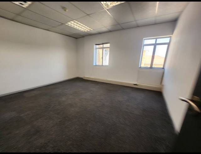 662M² OFFICE TO LET IN HALFWAY GARDENS